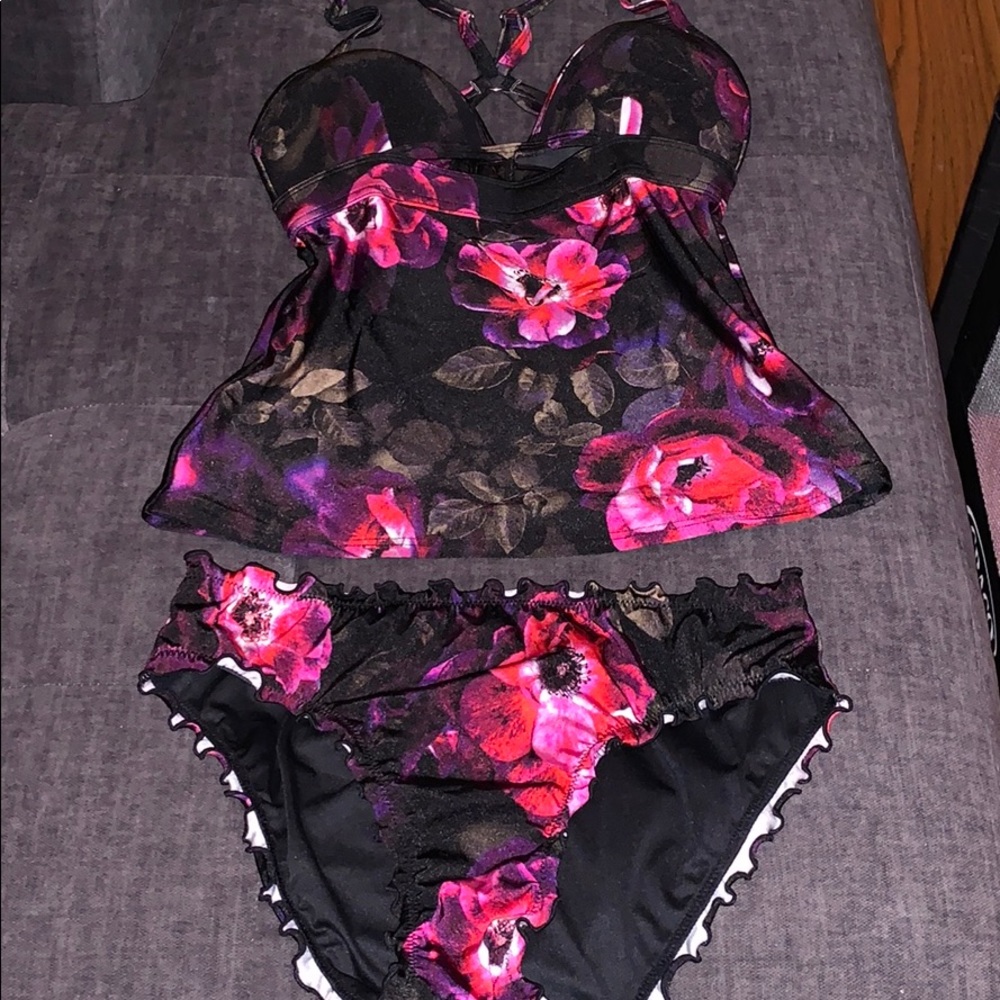 DKNY 2 piece bathing suit. Brand new without tags.